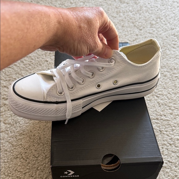 Converse White Low-Top Sneakers - Picture 5 of 8